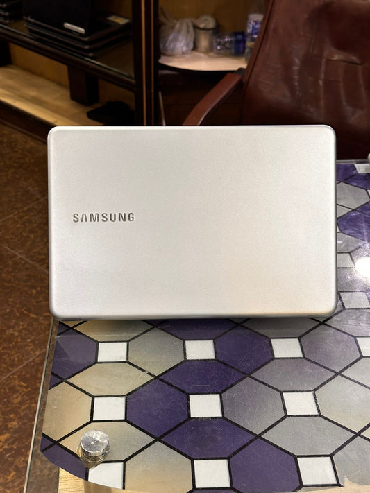 Samsung | NoteBook 9 900X5T | 256GB SSD | 8GB RAM | Core i7 | 8th Gen | 13.3″ FHD